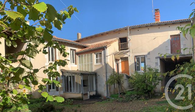 maison à vendre - 6 pièces - 170.0 m2 - CHASSENEUIL DU POITOU - 86 - POITOU-CHARENTES - Century 21 L'Immobilière De Confiance
