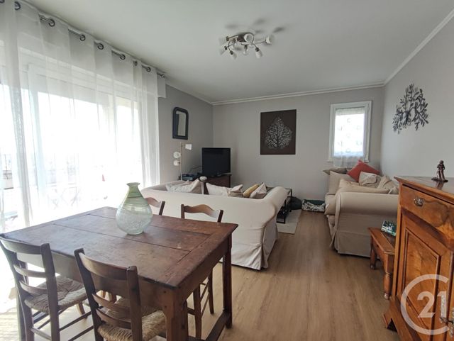 Appartement T5 à vendre - 5 pièces - 105.24 m2 - POITIERS - 86 - POITOU-CHARENTES - Century 21 L'Immobilière De Confiance