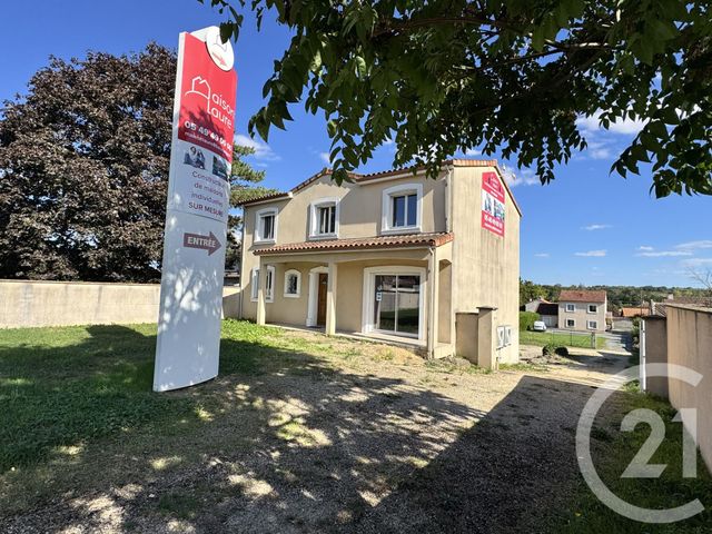 maison à vendre - 10 pièces - 196.0 m2 - CHASSENEUIL DU POITOU - 86 - POITOU-CHARENTES - Century 21 L'Immobilière De Confiance