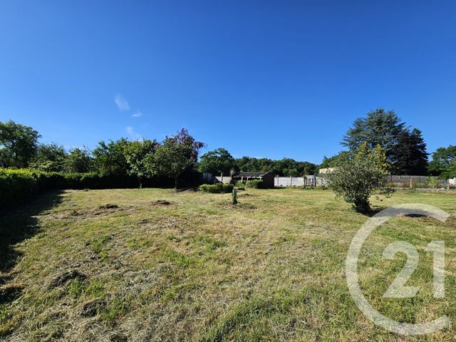 terrain à vendre - 1310.0 m2 - VOUNEUIL SOUS BIARD - 86 - POITOU-CHARENTES - Century 21 L'Immobilière De Confiance