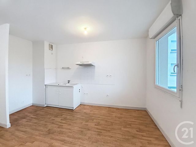 Appartement T3 à vendre - 3 pièces - 70.56 m2 - POITIERS - 86 - POITOU-CHARENTES - Century 21 L'Immobilière De Confiance