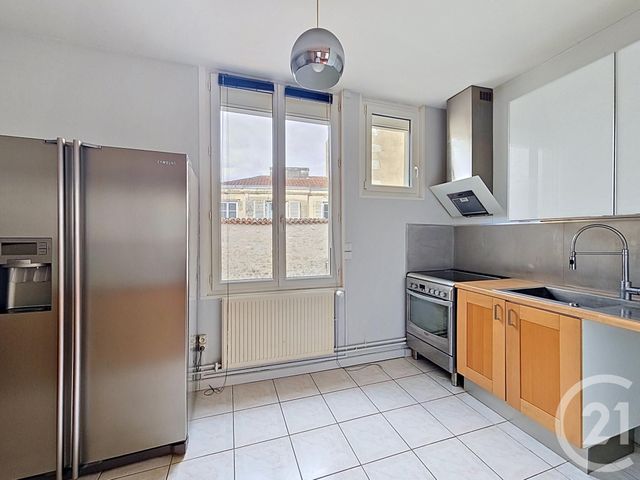 Appartement T3 à vendre - 3 pièces - 69.14 m2 - POITIERS - 86 - POITOU-CHARENTES - Century 21 L'Immobilière De Confiance