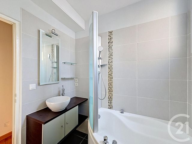 Appartement T3 à vendre - 3 pièces - 69.14 m2 - POITIERS - 86 - POITOU-CHARENTES - Century 21 L'Immobilière De Confiance