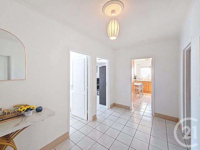 Appartement F5 à vendre - 5 pièces - 110.71 m2 - POITIERS - 86 - POITOU-CHARENTES - Century 21 L'Immobilière De Confiance