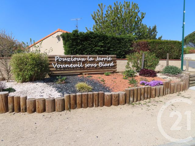 Afficher la photo en grand terrain à vendre - 358.0 m2 - VOUNEUIL SOUS BIARD - 86 - POITOU-CHARENTES - Century 21 L'Immobilière De Confiance